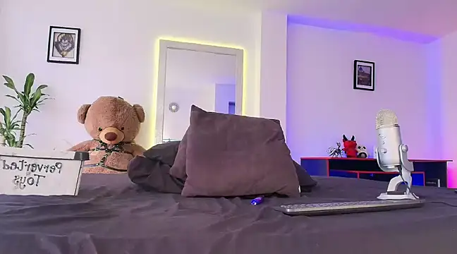 xl dakotadom online show from February 2025 02:00:01 PM