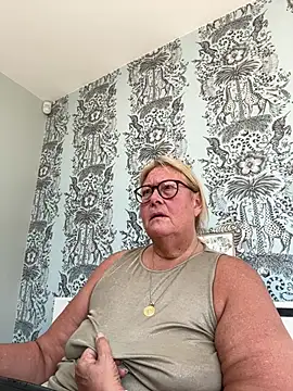 Snapshot of MoistCurveyChanel chatting on July 2026 10:44:01 AM MoistCurveyChanel online show from July 2026 10:44:01 AM