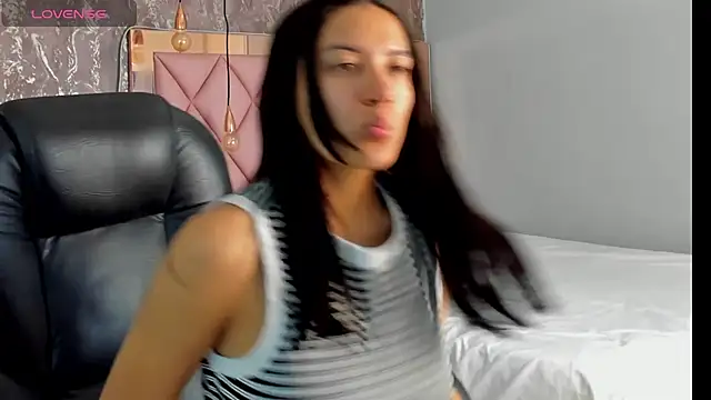 SKYLERWHIITEE online show from January 2025 08:49:02 AM