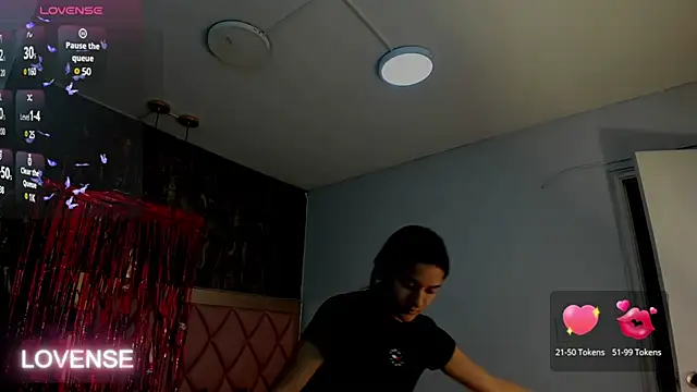 SKYLERWHIITEE online show from February 2025 03:04:01 AM