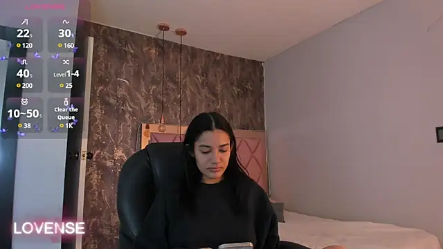 SKYLERWHIITEE online show from March 2025 09:38:02 AM