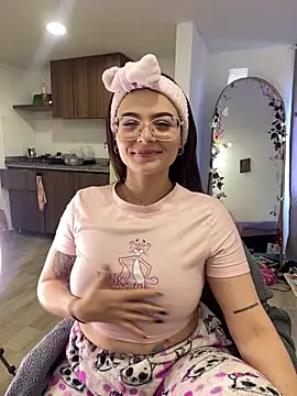 Valery hilthon online show from April 2026 07:49:01 PM