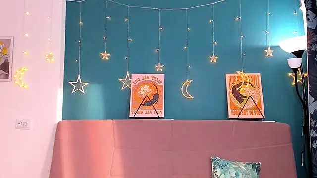 Snapshot of Xloe_Queen chatting on March 2025 12:11:02 PM Xloe Queen online show from March 2025 12:11:02 PM