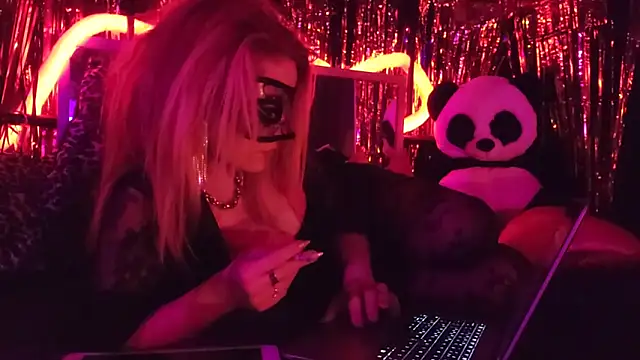 Snapshot of anonymouszN chatting on January 2025 08:29:01 PM anonymouszN online show from January 2025 08:29:01 PM