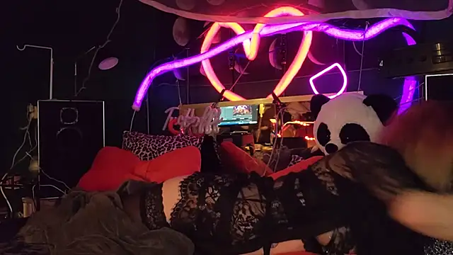 Snapshot of anonymouszN chatting on February 2025 09:29:01 PM anonymouszN online show from February 2025 09:29:01 PM