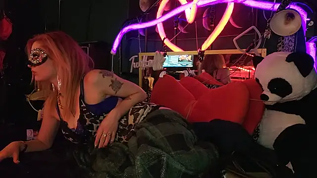 Snapshot of anonymouszN chatting on February 2025 12:10:02 AM anonymouszN online show from February 2025 12:10:02 AM