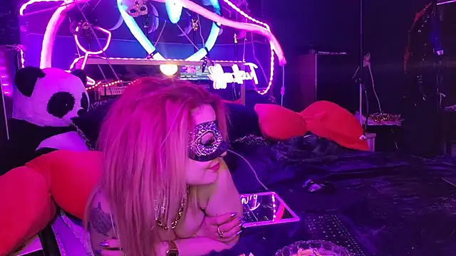 Snapshot of anonymouszN chatting on February 2025 12:16:01 AM anonymouszN online show from February 2025 12:16:01 AM