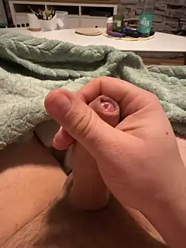 daniii27u online show from April 2026 11:13:02 PM