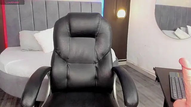 bella gibson online show from February 2025 02:35:02 PM