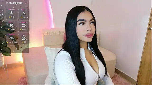 Snapshot of AllissonJames chatting on May 2026 12:10:01 PM AllissonJames online show from May 2026 12:10:01 PM