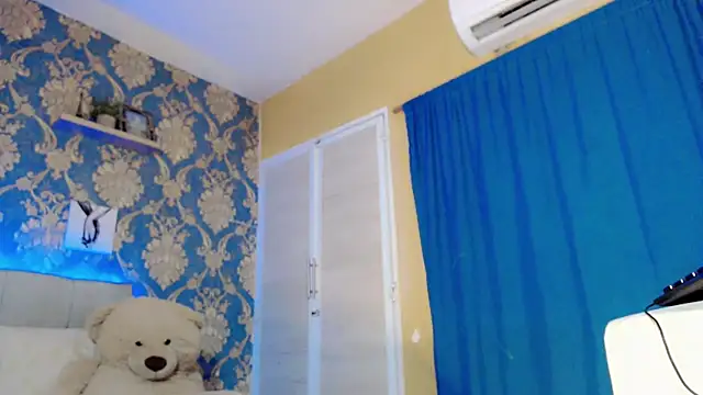 Snapshot of nicoledollts chatting on May 2026 08:38:02 PM nicoledollts online show from May 2026 08:38:02 PM