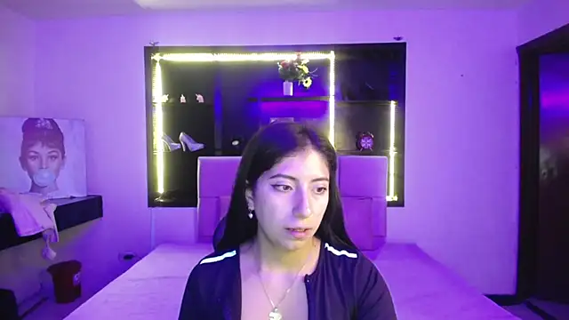 Angela Diaz  online show from January 2025 11:03:01 AM