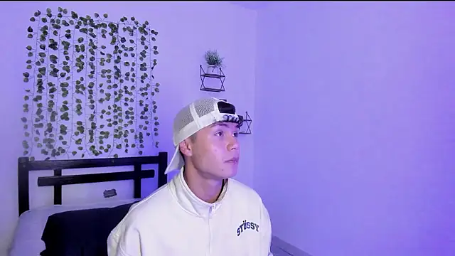 crushnier online show from December 2024 08:36:02 PM