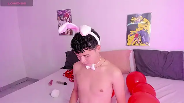 crushnier online show from February 2025 06:09:02 PM