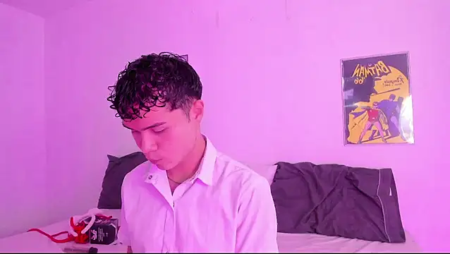 crushnier online show from March 2025 05:25:01 PM