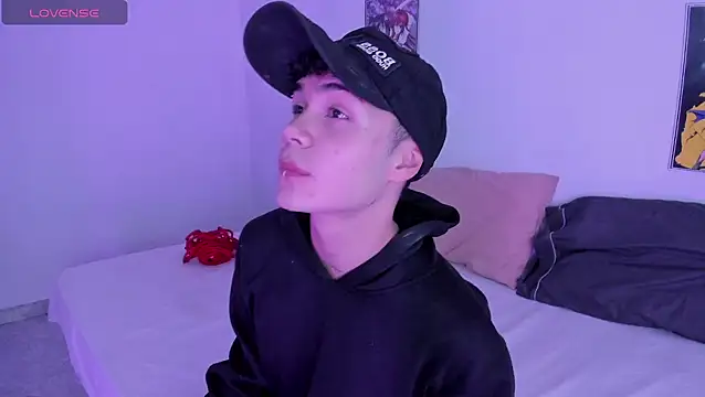 crushnier online show from March 2025 06:18:01 PM