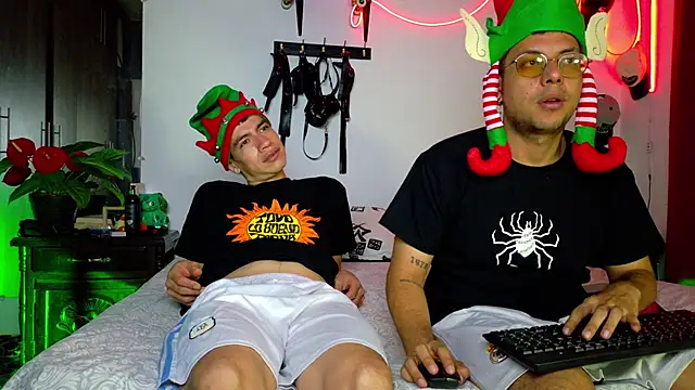 Snapshot of Nymphobuddies chatting on December 2024 03:14:02 AM Nymphobuddies online show from December 2024 03:14:02 AM