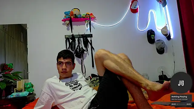 Snapshot of Nymphobuddies chatting on December 2024 09:11:01 PM Nymphobuddies online show from December 2024 09:11:01 PM