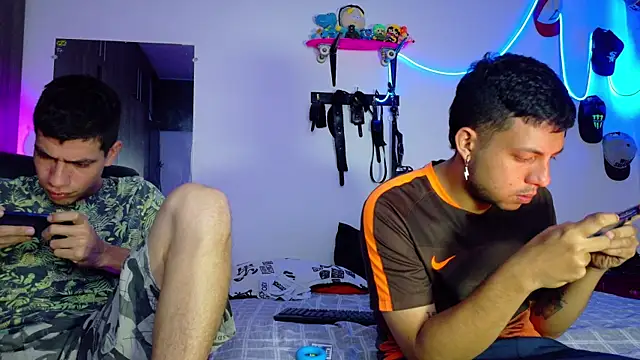 Snapshot of Nymphobuddies chatting on January 2025 02:33:01 AM Nymphobuddies online show from January 2025 02:33:01 AM