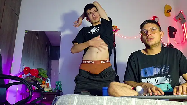 Snapshot of Nymphobuddies chatting on January 2025 03:40:02 AM Nymphobuddies online show from January 2025 03:40:02 AM