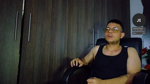 Snapshot of Nymphobuddies chatting on February 2025 07:06:01 AM Nymphobuddies online show from February 2025 07:06:01 AM