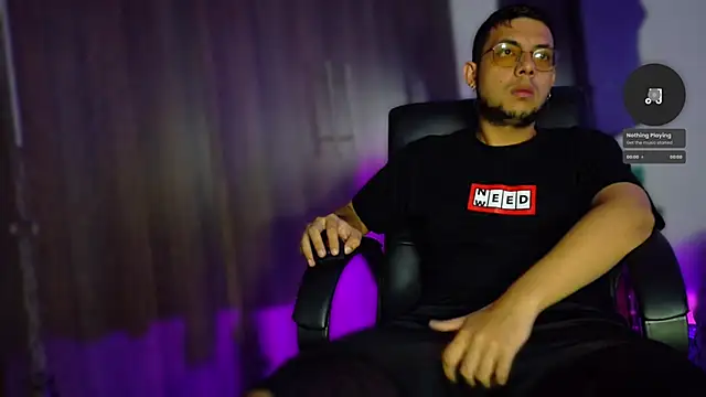 Snapshot of Nymphobuddies chatting on February 2025 03:26:02 AM Nymphobuddies online show from February 2025 03:26:02 AM