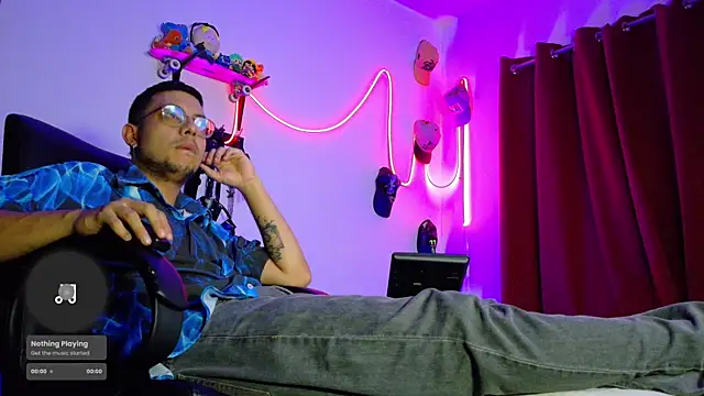 Snapshot of Nymphobuddies chatting on March 2025 12:01:02 AM Nymphobuddies online show from March 2025 12:01:02 AM