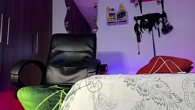 Nymphobuddies online show from March 2026 04:42:01 PM