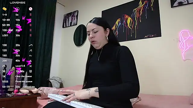 Emily-Hott- online show from December 2024 12:12:02 PM