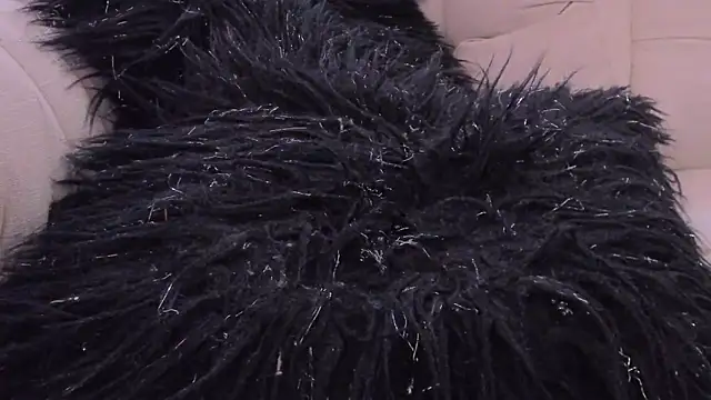 Snapshot of Radiant_Naomi chatting on January 2025 05:16:02 PM Radiant Naomi online show from January 2025 05:16:02 PM