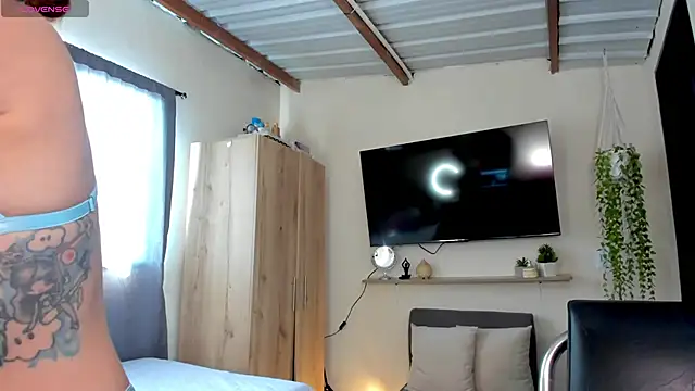 sofiaVelez01 online show from February 2026 06:58:01 PM