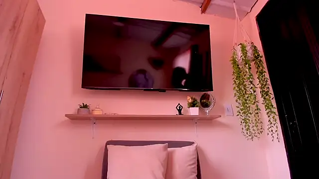 Snapshot of sofiaVelez01 chatting on April 2026 04:23:02 PM sofiaVelez01 online show from April 2026 04:23:02 PM