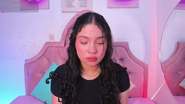 amandalee01 online show from September 2025 07:13:01 PM