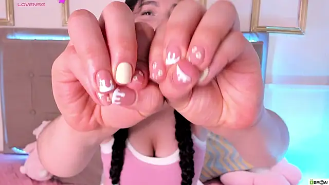 amandalee01 online show from April 2026 09:59:01 PM