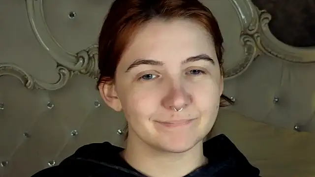 Melanie Stoun online show from October 2025 12:45:02 PM
