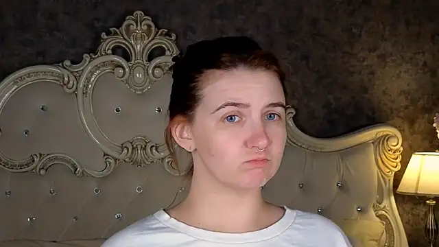 Melanie Stoun online show from October 2025 12:03:02 PM