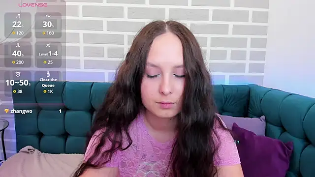 Snapshot of BeatriceReeves chatting on May 2026 01:11:01 AM BeatriceReeves online show from May 2026 01:11:01 AM