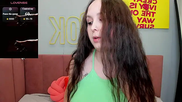Snapshot of BeatriceReeves chatting on June 2026 01:04:02 AM BeatriceReeves online show from June 2026 01:04:02 AM