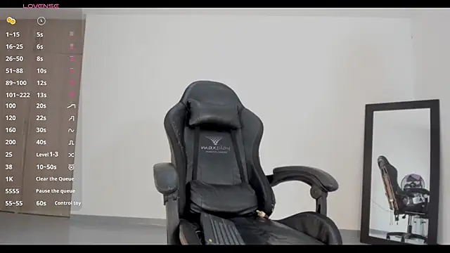 Snapshot of aggy_castel chatting on December 2024 05:04:01 PM aggy castel online show from December 2024 05:04:01 PM