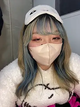 YUNA-yuna online show from December 2024 03:37:01 PM