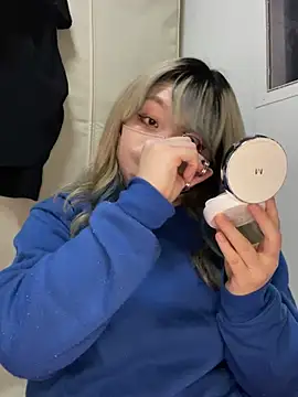 YUNA-yuna online show from January 2025 01:19:02 PM