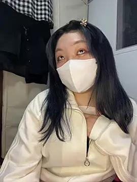 YUNA-yuna online show from January 2025 01:00:02 PM