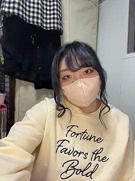 YUNA-yuna online show from January 2025 03:37:01 PM