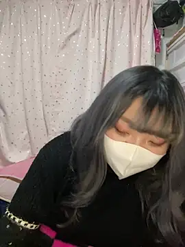 YUNA-yuna online show from February 2025 05:10:02 PM