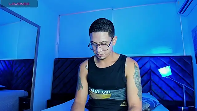 Snapshot of JoshMillerr_ chatting on February 2025 06:09:02 PM JoshMillerr online show from February 2025 06:09:02 PM
