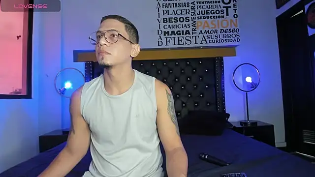 Snapshot of JoshMillerr_ chatting on March 2025 08:00:02 PM JoshMillerr online show from March 2025 08:00:02 PM