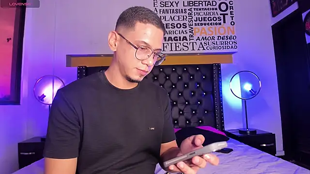 Snapshot of JoshMillerr_ chatting on March 2025 09:35:01 PM JoshMillerr online show from March 2025 09:35:01 PM