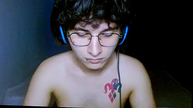 Snapshot of Charley_quin chatting on April 2026 11:46:02 PM Charley quin online show from April 2026 11:46:02 PM