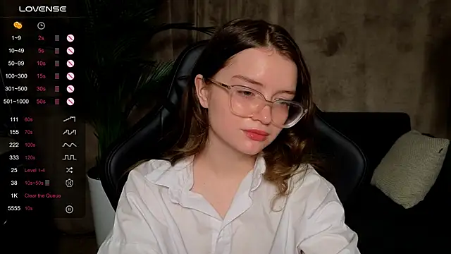 Sonya Glen online show from September 2025 10:10:01 PM