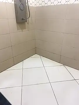 Lahcene online show from October 2025 03:23:02 PM